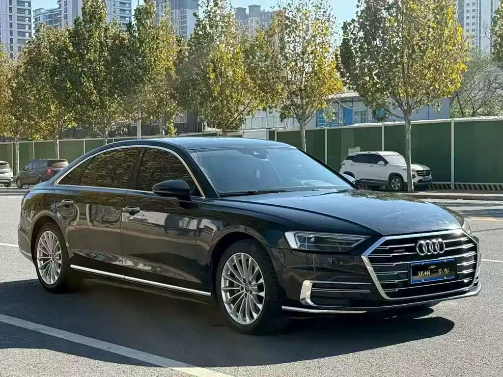 AUDI A8