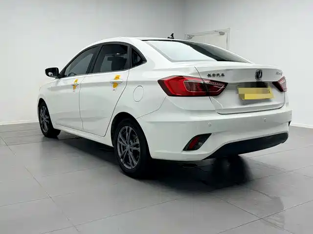 Changan Eado DT — миниатюра 4