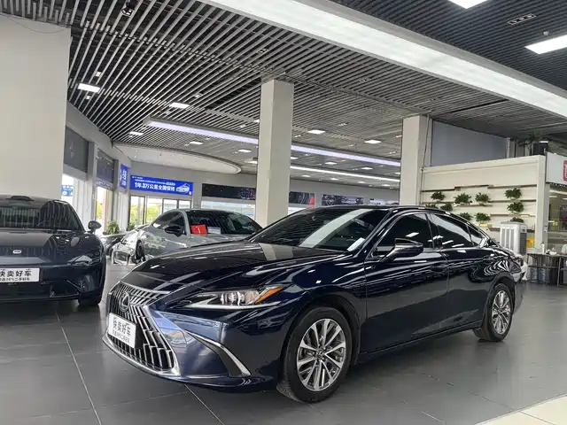 LEXUS  ES 2022