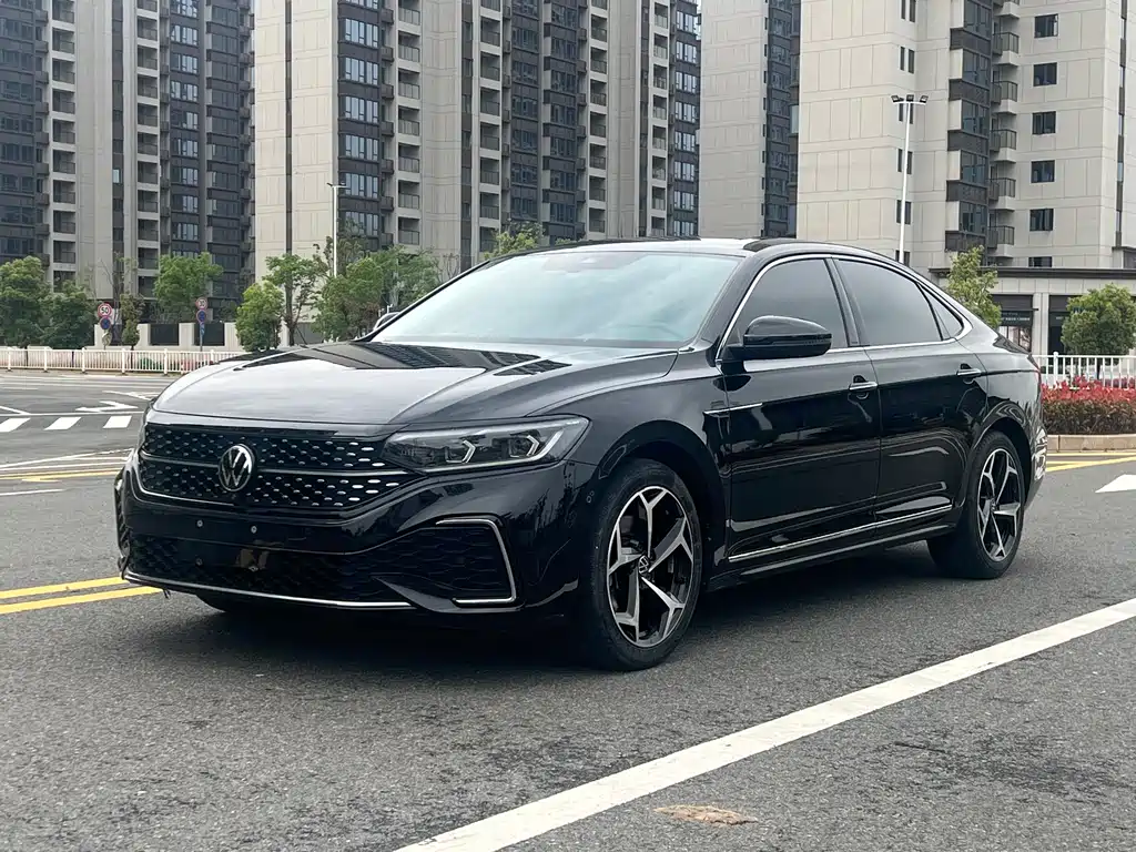 Volkswagen Passat 2023