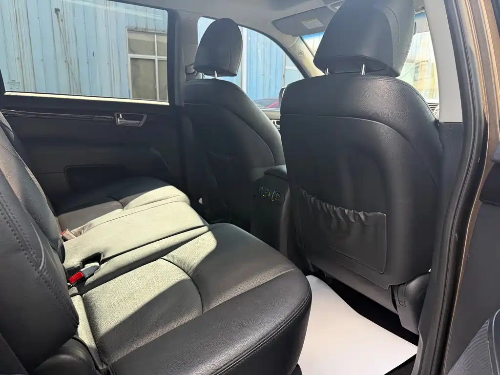 Kia Borrego 2015 3.8L Luxury IV