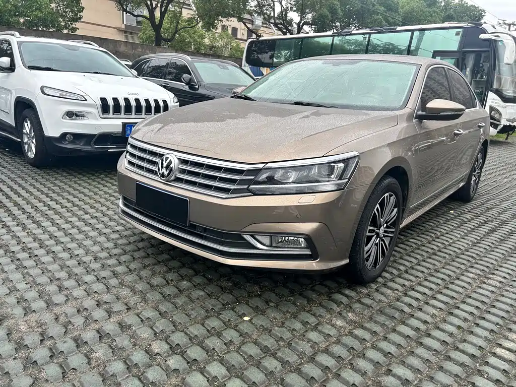 Volkswagen Passat 2017 330TSI DSG