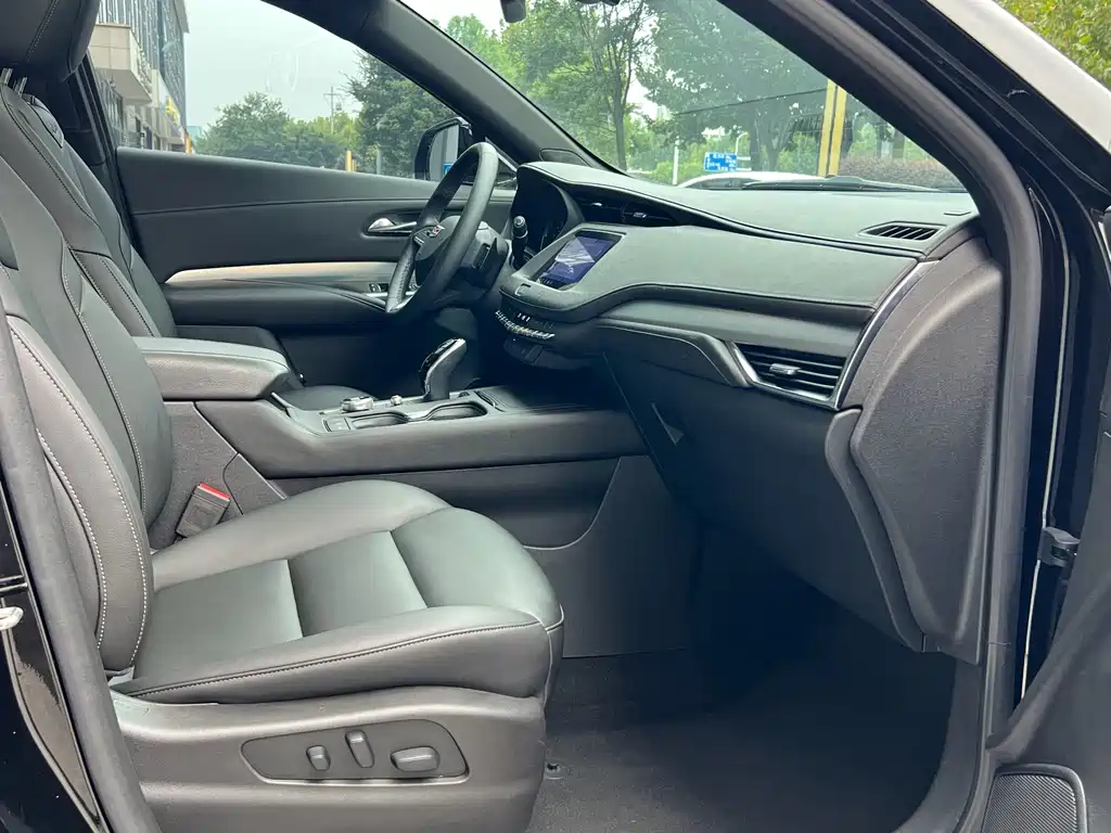 Cadillac XT4 — миниатюра 11