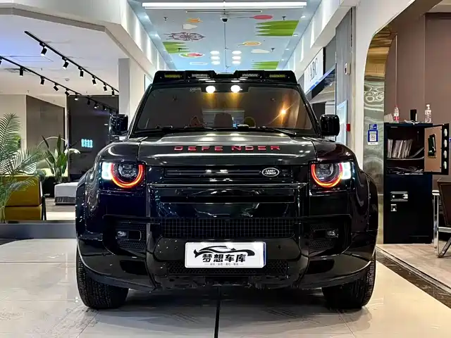 LAND ROVER DEFENDER