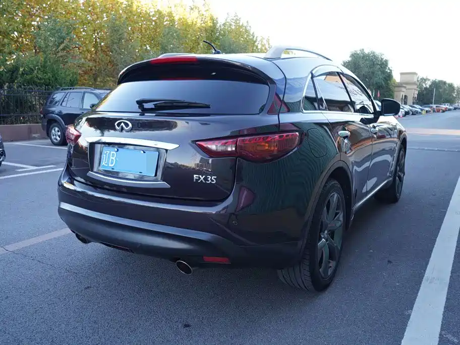 Infiniti FX — миниатюра 12