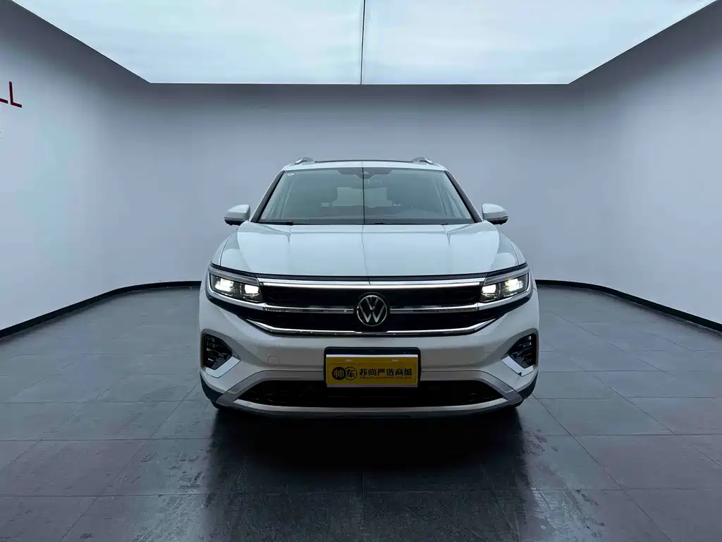 Volkswagen Viloran 2022 380TSI Luxury Pro 6 мест