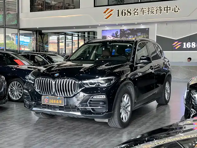 BMW  X5 2019