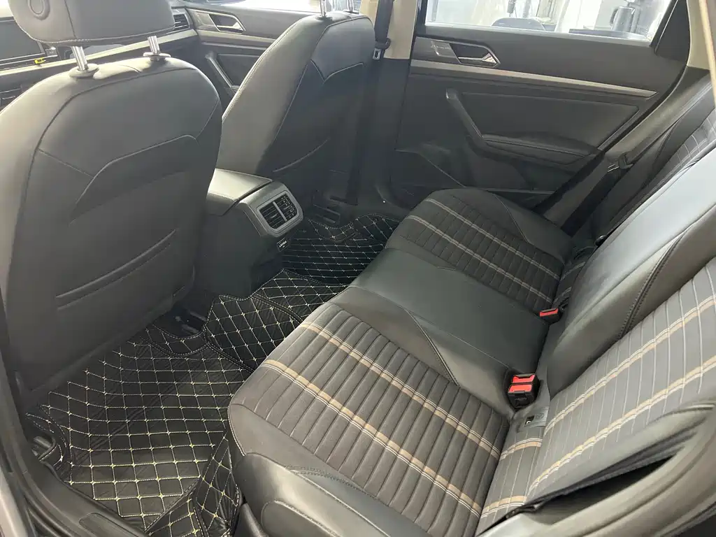 Volkswagen Lavida — миниатюра 6
