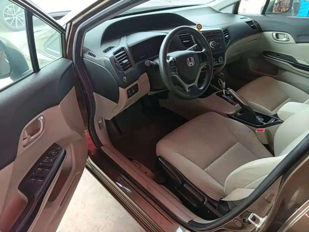 Honda Civic — миниатюра 16