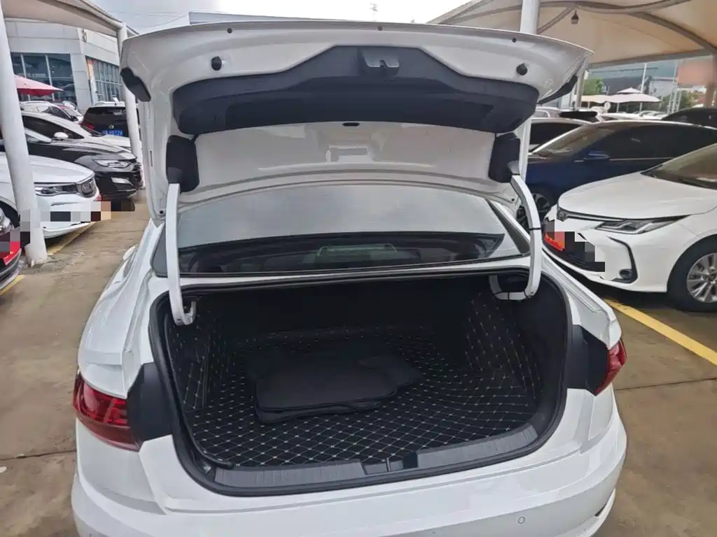 Volkswagen Sagitar — миниатюра 19
