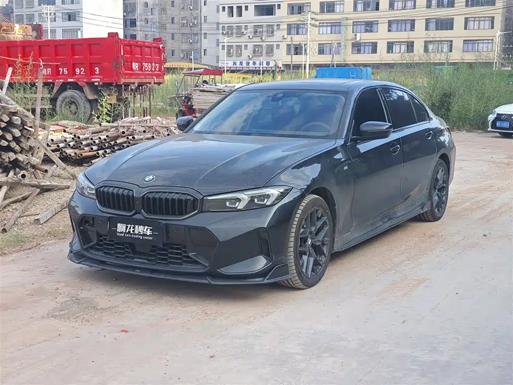 宝马3系 2025款 330Li M运动曜夜套装 2025