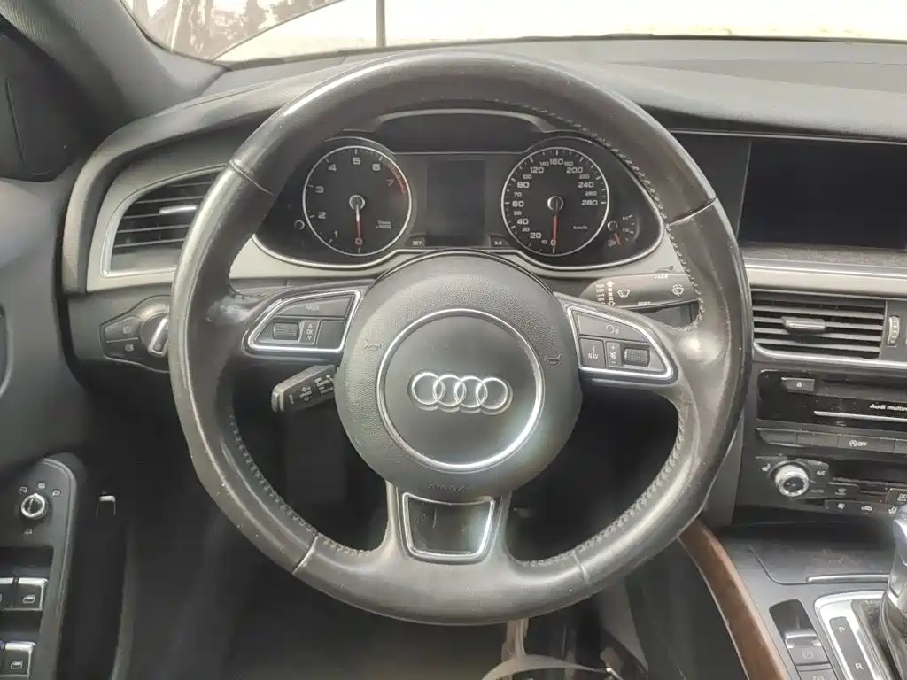 Audi A4L 2015 35 TFSI AT