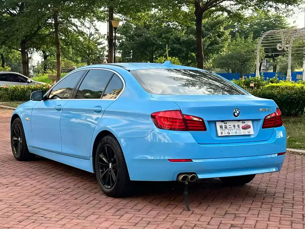 BMW 5 Series — миниатюра 7
