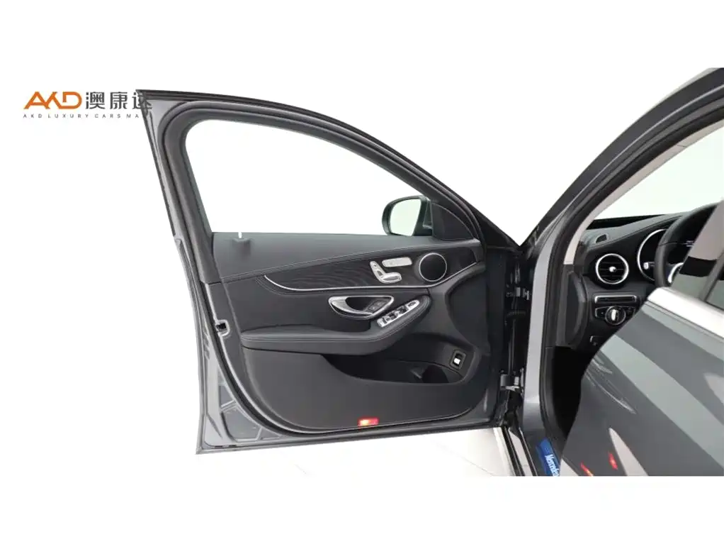 Mercedes-Benz C-Class — миниатюра 10