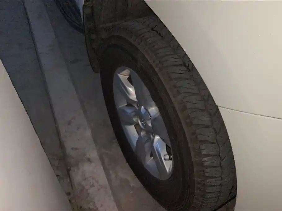 Toyota Land Cruiser Prado 2016 2.7L AT Standard