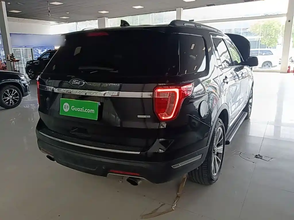 Ford Explorer (Import) — миниатюра 7