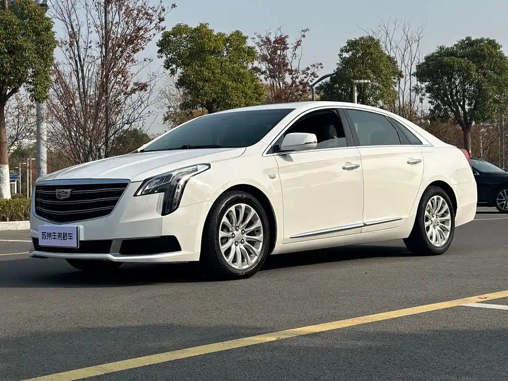 CADILLAC XTS