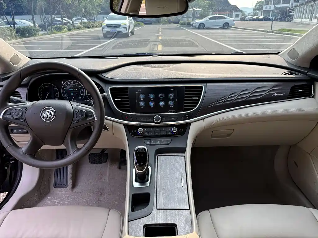 Buick LaCrosse 2018 28T Avenir