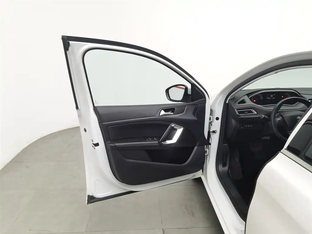 Peugeot 308 2018 1.6L AT Luxury