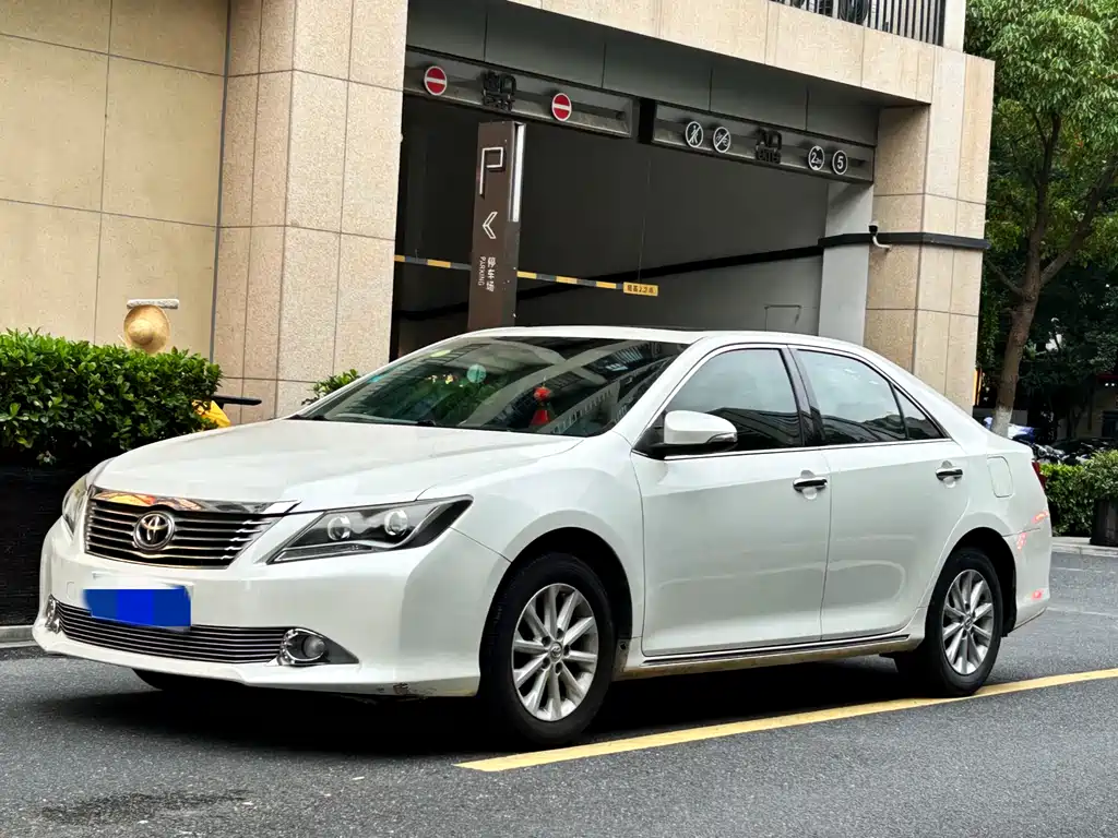 Toyota Camry 2013 2.0G Comfort Edition
