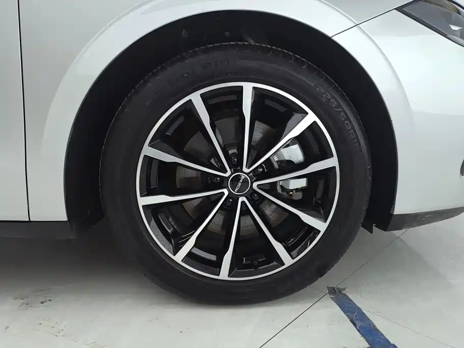 Roewe D7 — миниатюра 6