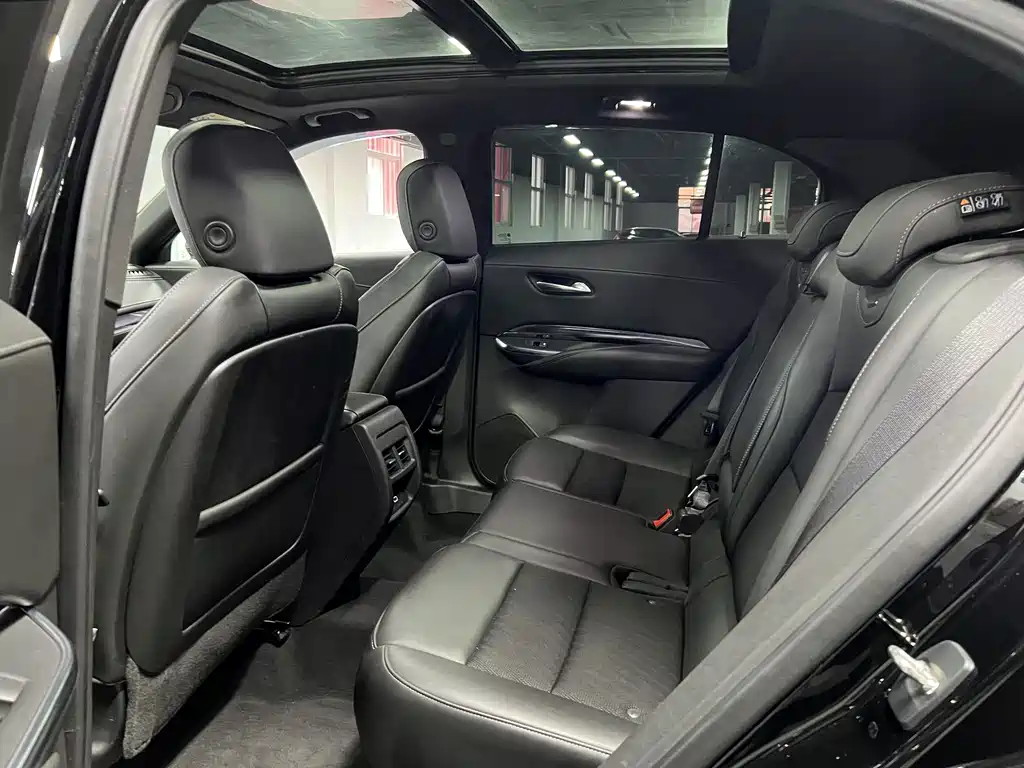 Cadillac XT4 — миниатюра 8