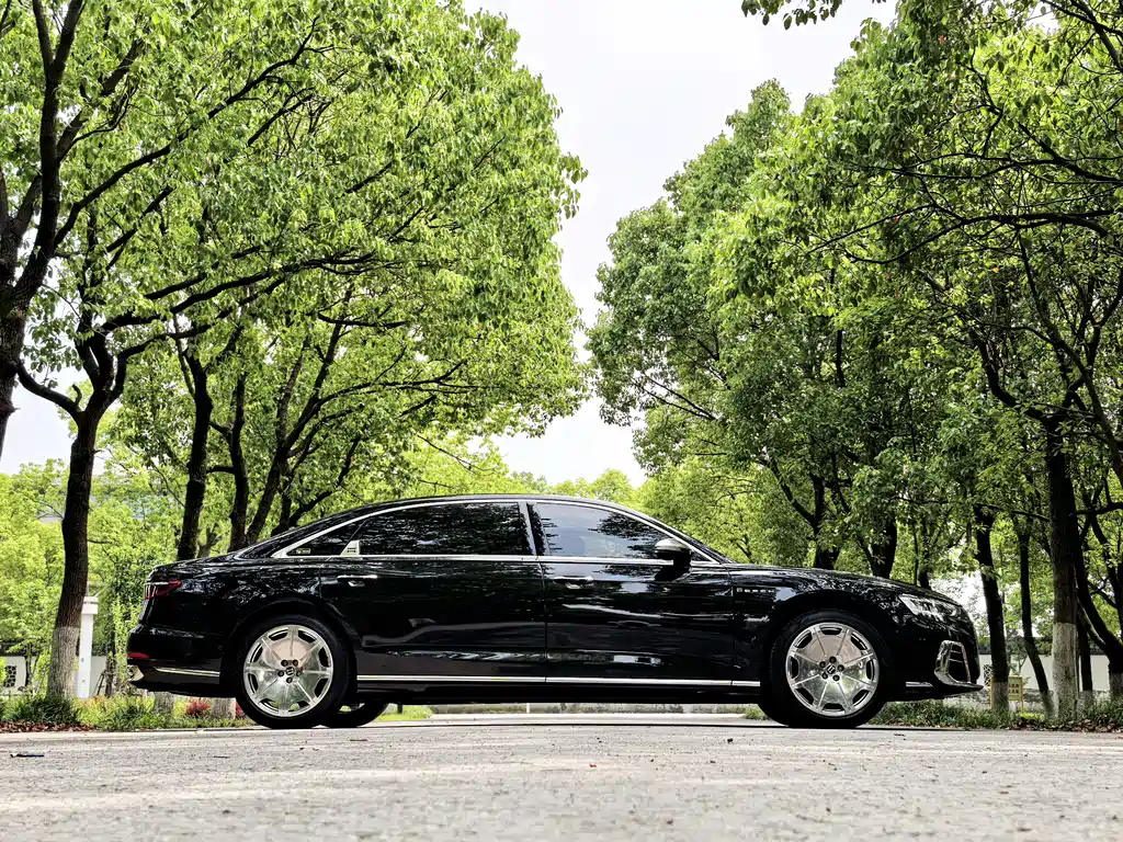 Audi A8 2025 A8L Horch 55TFSI
