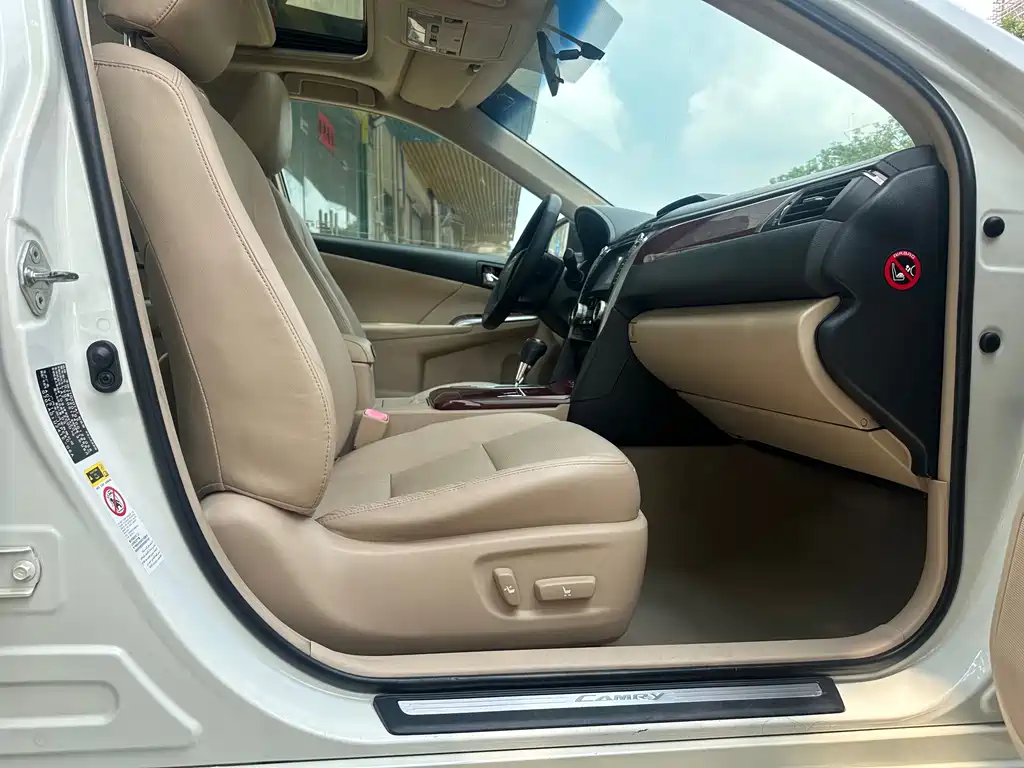 Toyota Camry — миниатюра 7