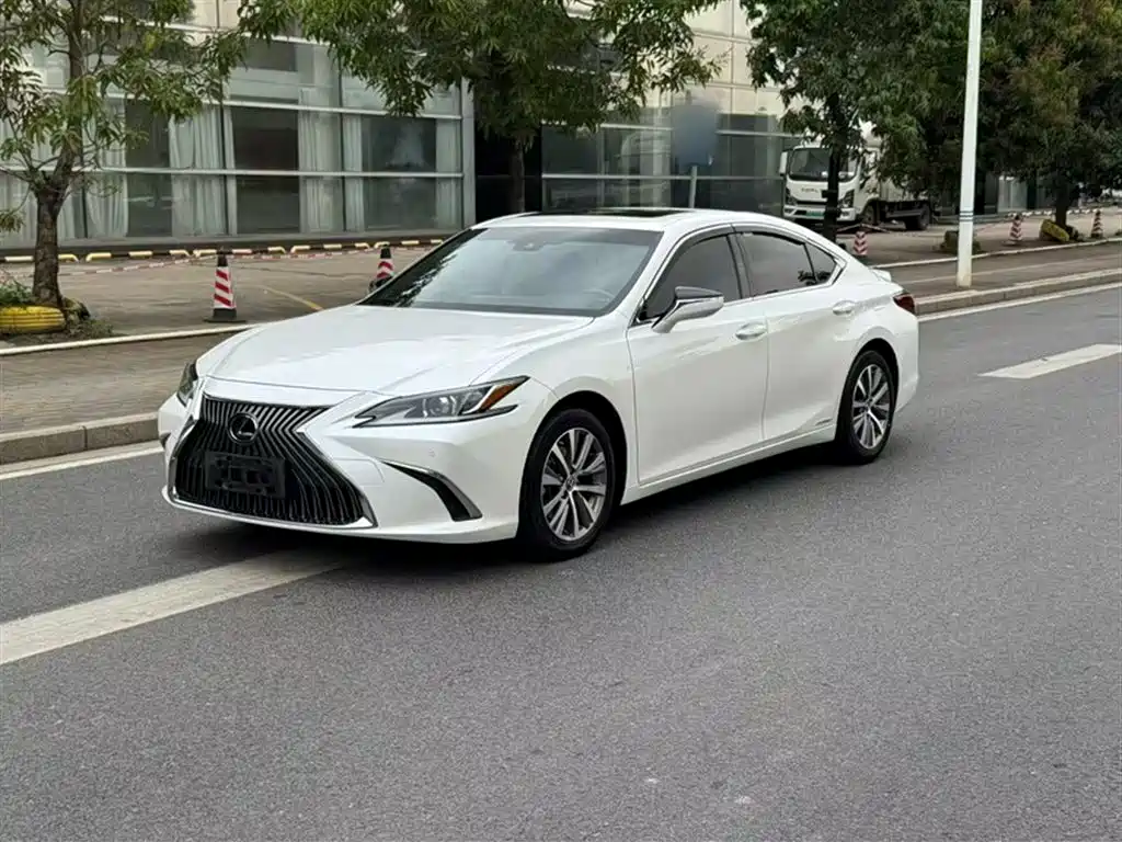 Lexus ES 2018