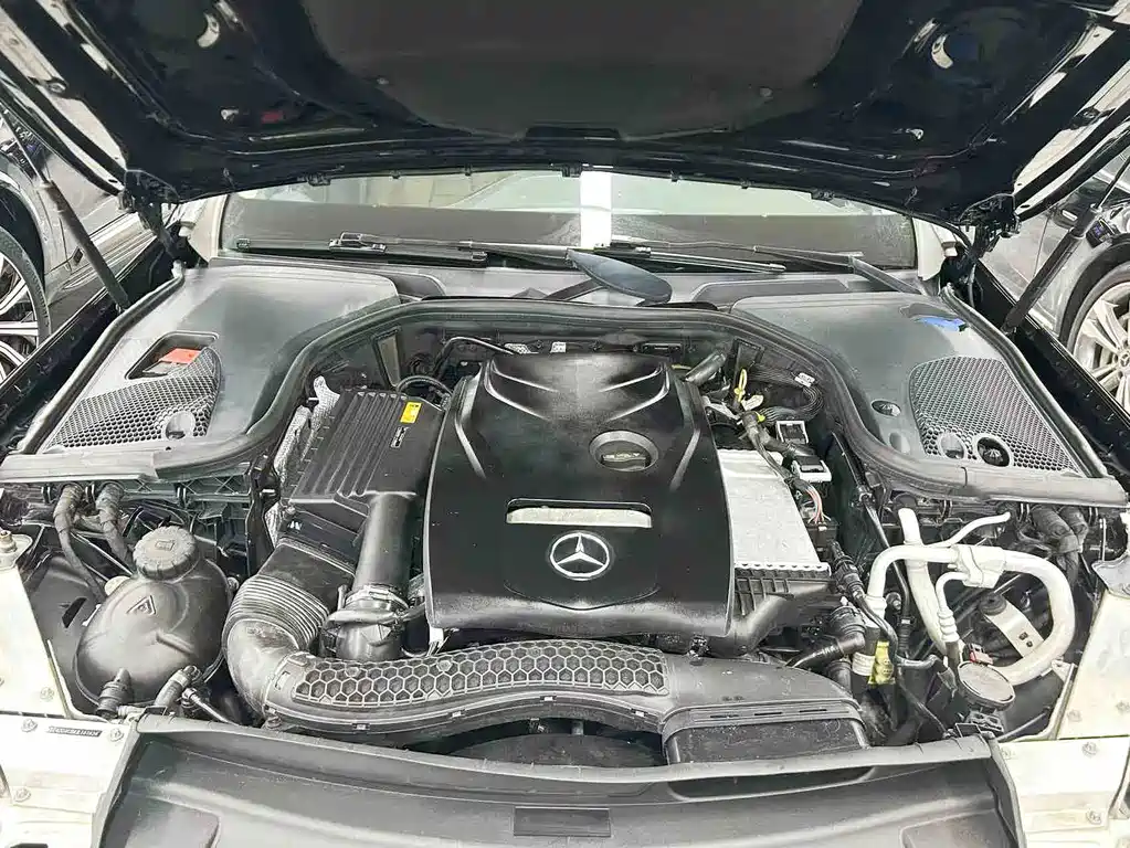 Mercedes-Benz E-Class — миниатюра 25