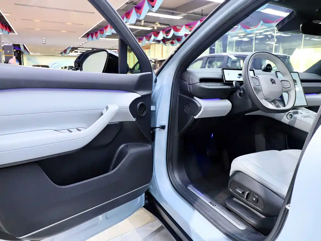 NIO ES6 — миниатюра 8