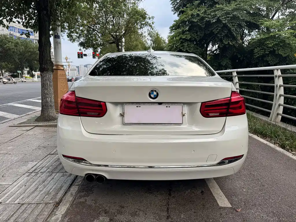 BMW 3 Series — миниатюра 8