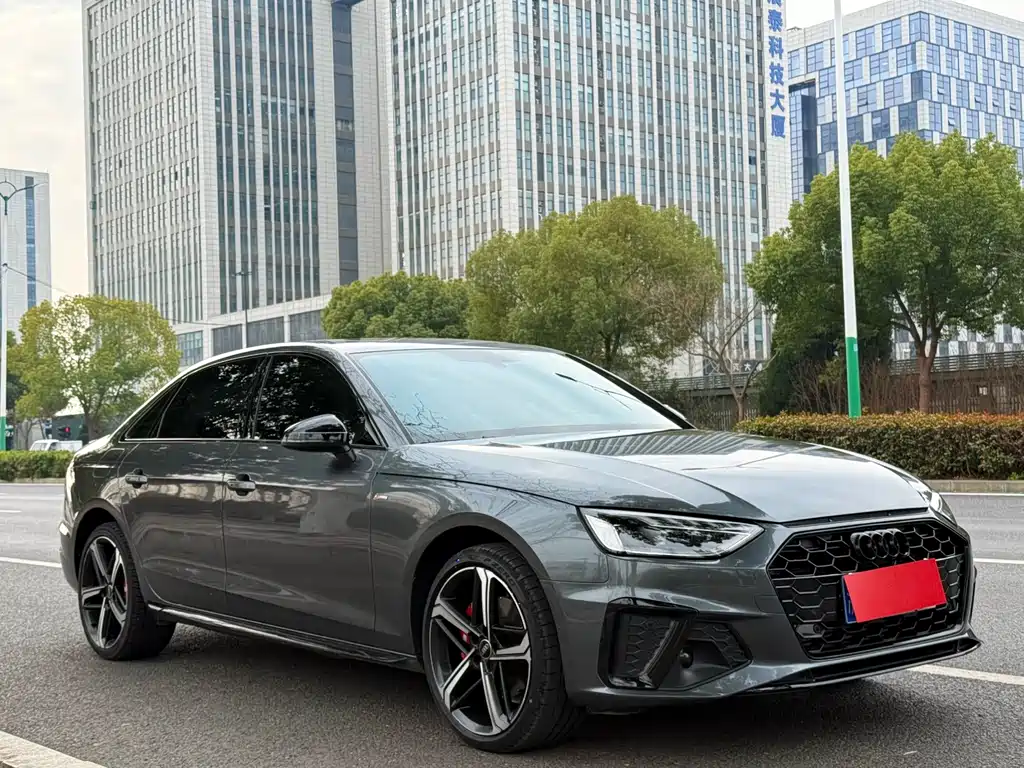 Audi A4L 2024 40 TFSI Luxury