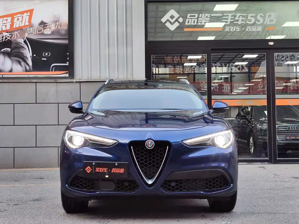 Alfa Romeo Stelvio 2017 2.0T 200HP Luxury