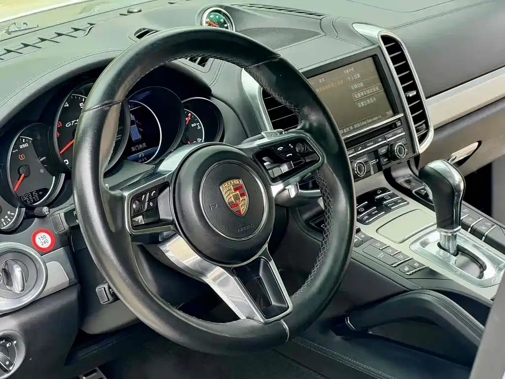 PORSCHE CAYENNE