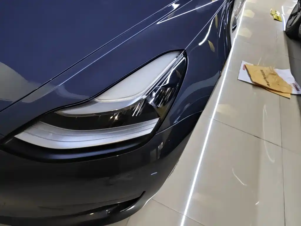 Tesla Model 3 — миниатюра 24