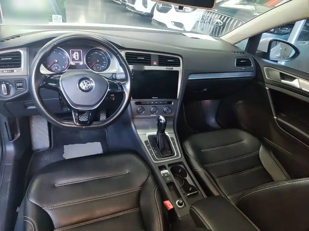 Volkswagen Golf — миниатюра 10