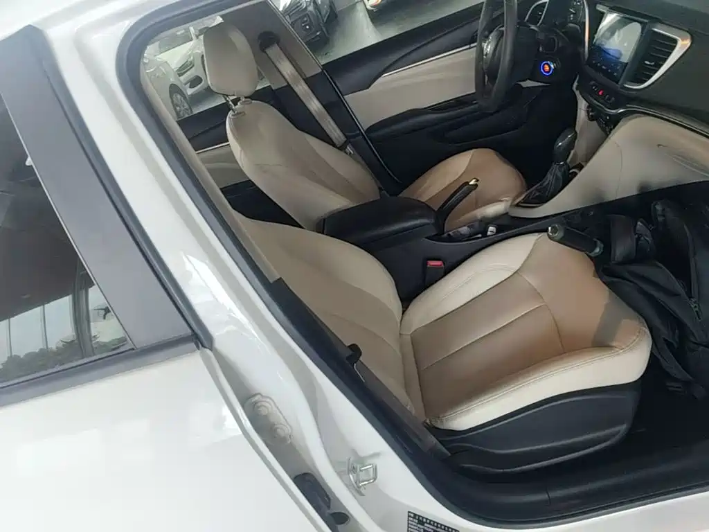 Buick Excelle — миниатюра 25