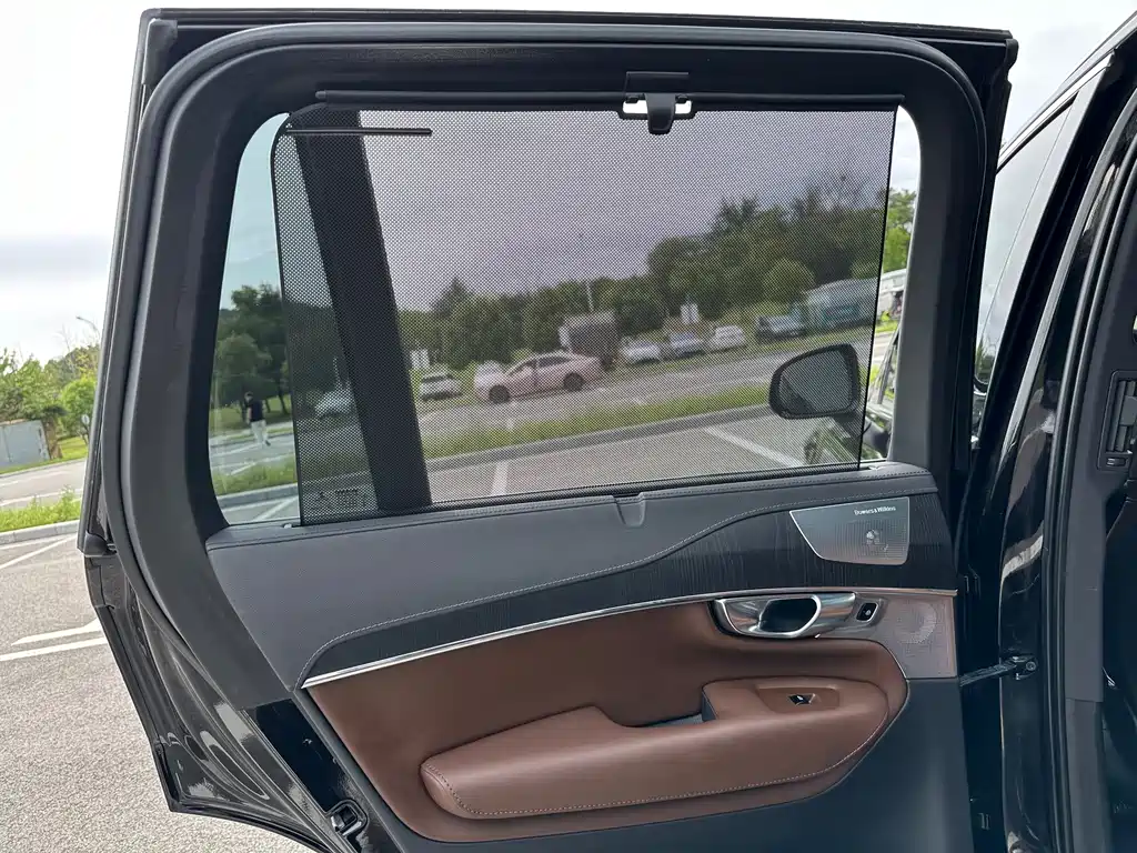 Volvo XC90 — миниатюра 23