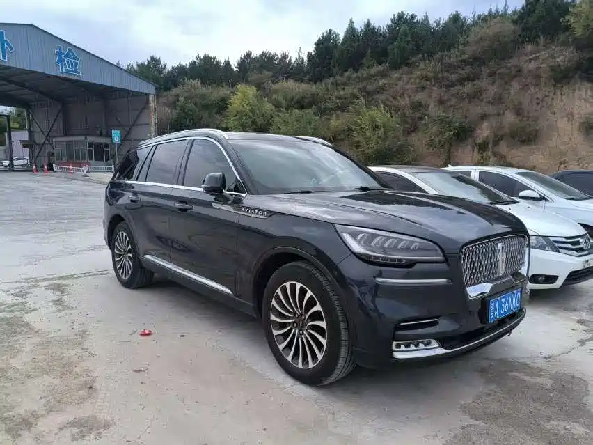 Lincoln Aviator — миниатюра 4