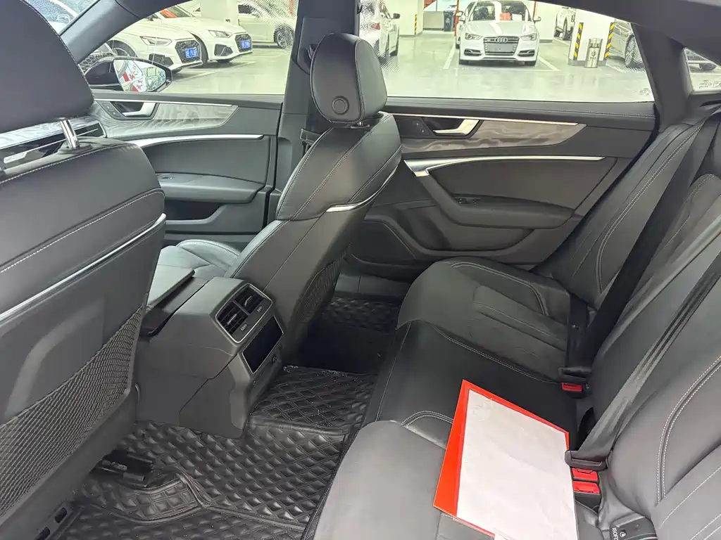 Audi A7L — миниатюра 11