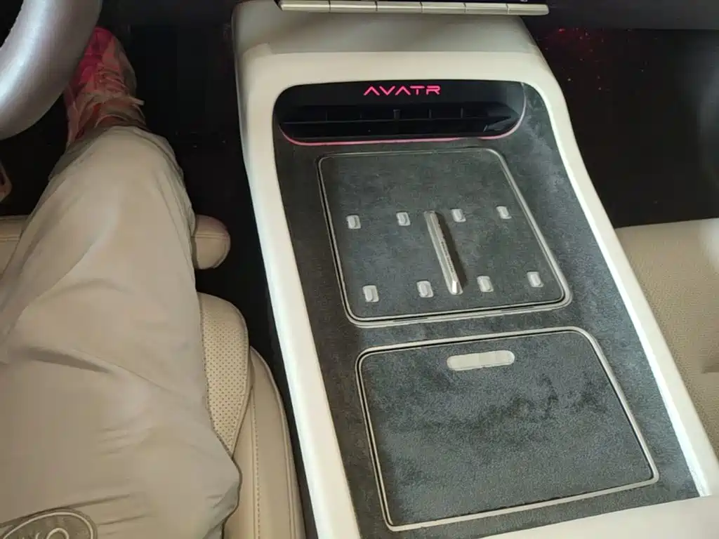 Avatr Avatr 12 — миниатюра 14