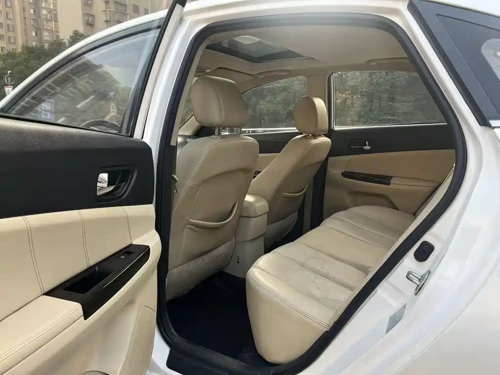 Changan Eado 2015 1.6L MT Luxury V