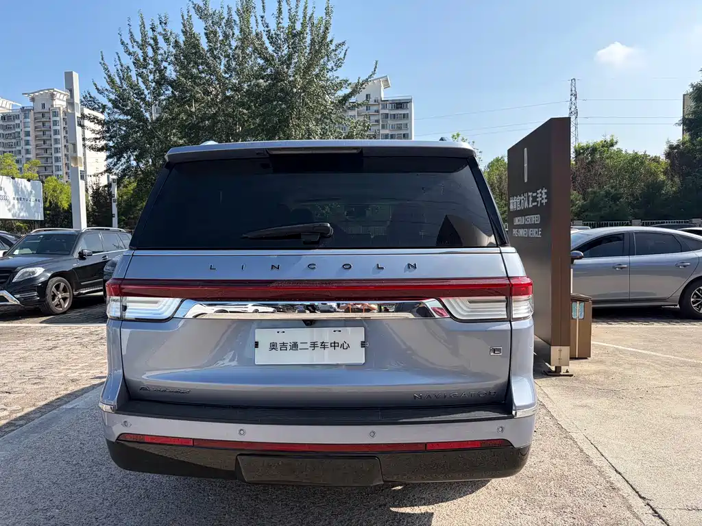 Lincoln Navigator — миниатюра 5