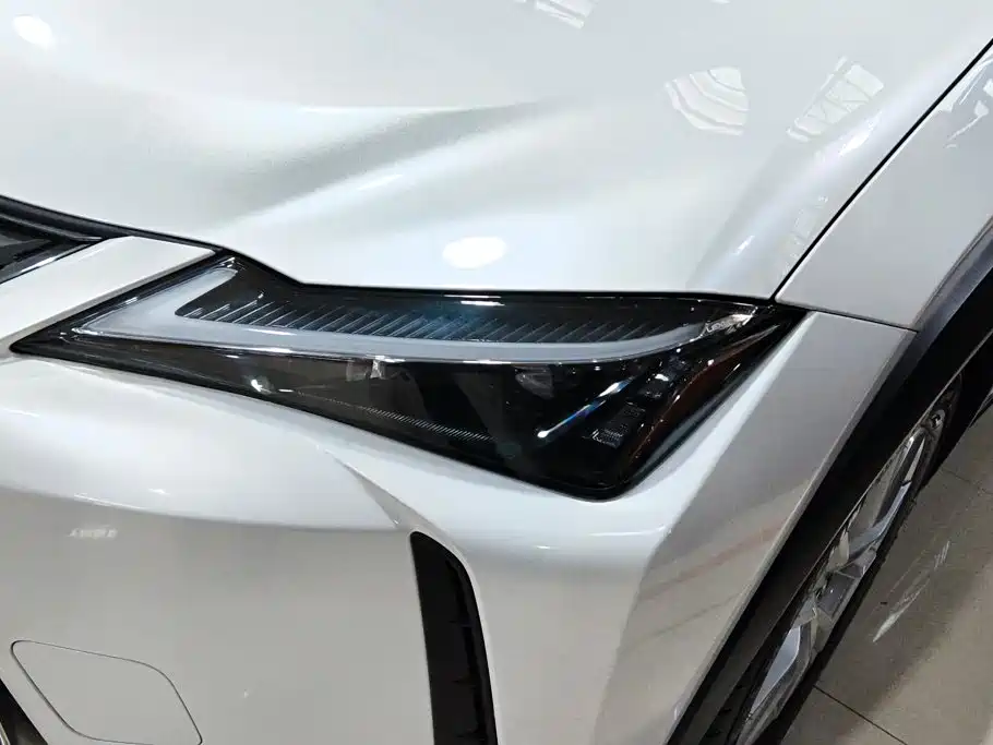 Lexus UX 2024 Белый из Китая
