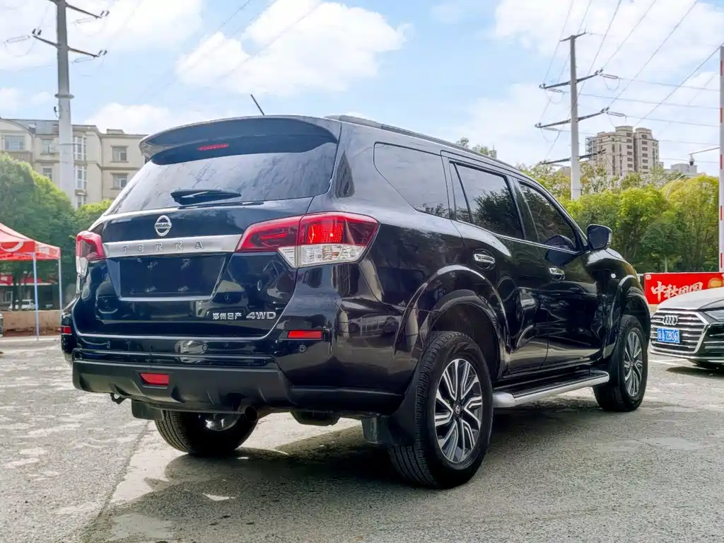 Nissan Terra — миниатюра 4