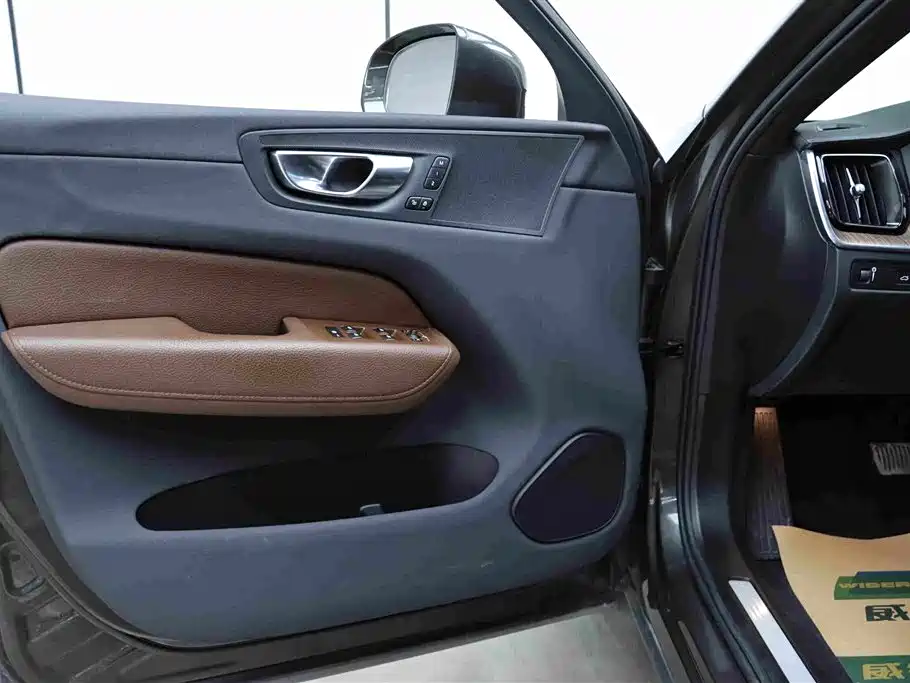 Volvo XC60 — миниатюра 6