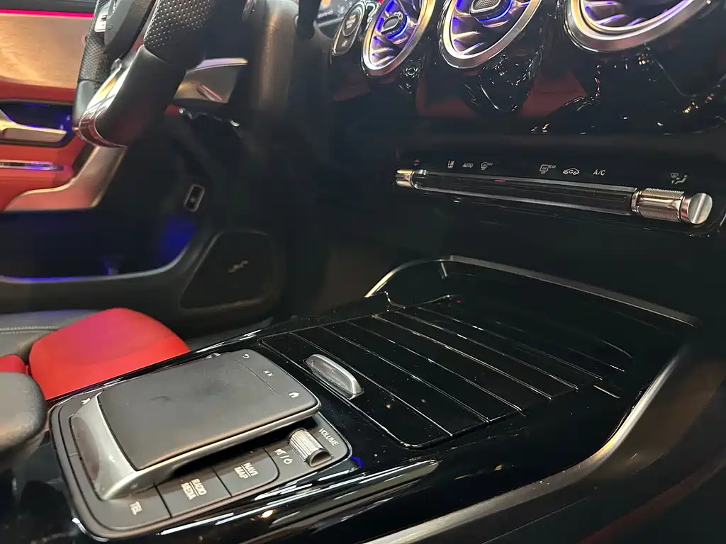 MERCEDES-BENZ CLA AMG