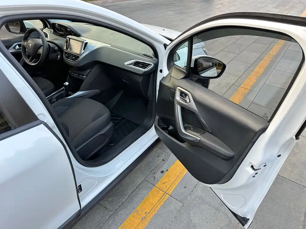 Peugeot 2008 — миниатюра 18