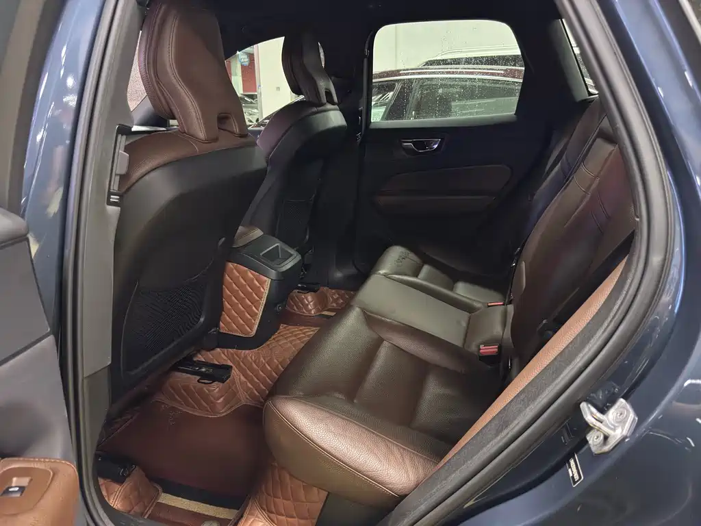 Volvo XC60 — миниатюра 8